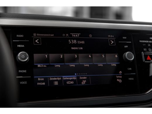 Volkswagen Polo R-Line Edition | 'App-Connect' draadloze smartphone integratie | Achterlichten LED | Afstandscont... ActivLease financial lease
