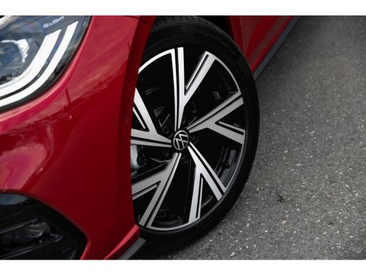 Volkswagen Polo R-Line Edition | 'App-Connect' draadloze smartphone integratie | Achterlichten LED | Afstandscont... ActivLease financial lease