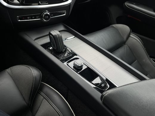 Volvo  S60 2.0 B3 R-Design Styling Kit | 20 inch | Pano | Sportstoel | ActivLease financial lease