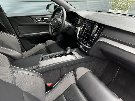 Volvo  S60 2.0 B3 R-Design Styling Kit | 20 inch | Pano | Sportstoel | ActivLease financial lease