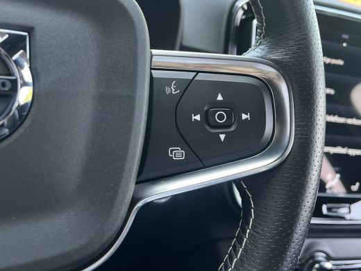 Volvo  XC40 2.0 B4 R-Design | Achteruitrijcamera | Audio installatie premium | Extra getint glas ActivLease financial lease