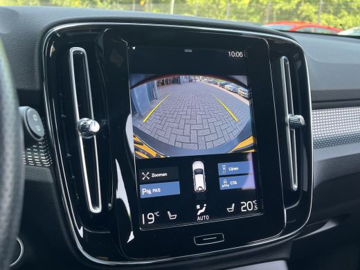 Volvo  XC40 2.0 B4 R-Design | Achteruitrijcamera | Audio installatie premium | Extra getint glas ActivLease financial lease