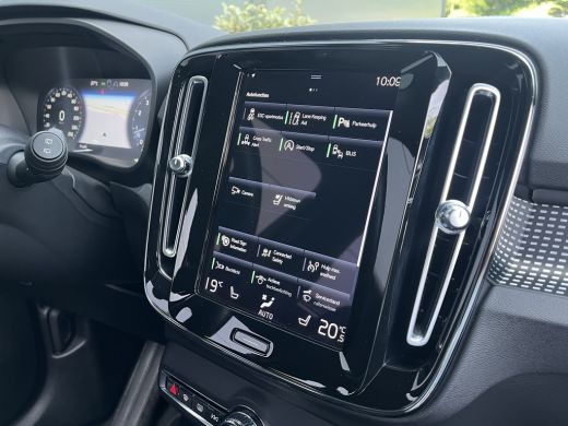 Volvo  XC40 2.0 B4 R-Design | Achteruitrijcamera | Audio installatie premium | Extra getint glas ActivLease financial lease
