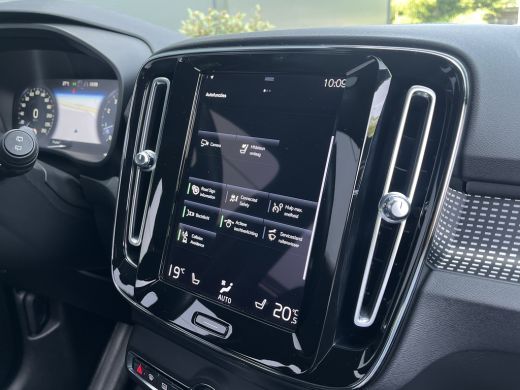 Volvo  XC40 2.0 B4 R-Design | Achteruitrijcamera | Audio installatie premium | Extra getint glas ActivLease financial lease
