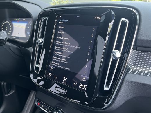 Volvo  XC40 2.0 B4 R-Design | Achteruitrijcamera | Audio installatie premium | Extra getint glas ActivLease financial lease