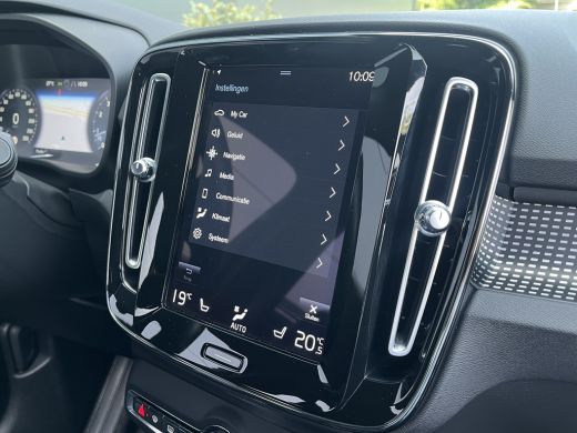 Volvo  XC40 2.0 B4 R-Design | Achteruitrijcamera | Audio installatie premium | Extra getint glas ActivLease financial lease