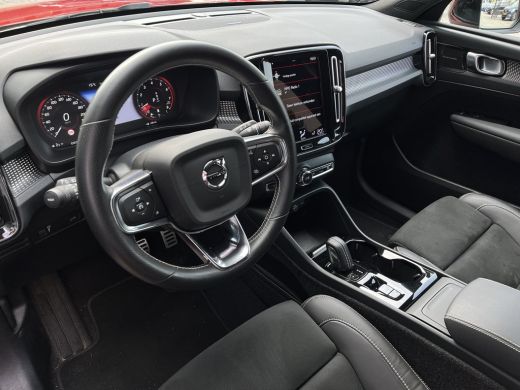 Volvo  XC40 2.0 B4 R-Design | Achteruitrijcamera | Audio installatie premium | Extra getint glas ActivLease financial lease