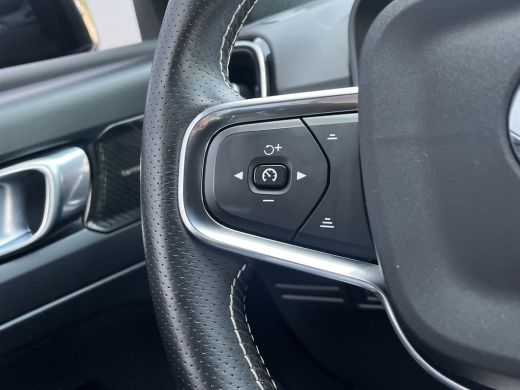Volvo  XC40 2.0 B4 R-Design | Achteruitrijcamera | Audio installatie premium | Extra getint glas ActivLease financial lease