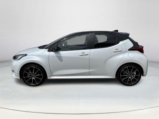 Toyota Yaris 1.5 Hybrid GR Sport **NAVIGATIE/ KEYLESS/ STOELVERWARMING/ 36 MAANDEN GARANTIE**