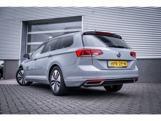 Volkswagen Passat Variant 1.4 TSI PHEV GTE Business | Achteruitrijcamera | Trekhaak elektrisch uitklapbaar | Winter...