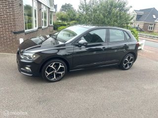 Volkswagen Polo 1.0 TSI 95PK COMFORTLINE PARKEERSENSOREN ADAPTIVE CRUISE CONTROLE CARPLAY 17 INCH VELGEN MOOIE AU...