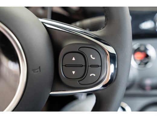 Fiat 500 1.0 Hybrid Dolcevita | Panoramadak | Parkeersensoren | Climate Controle | Apple Carplay & Android... ActivLease financial lease