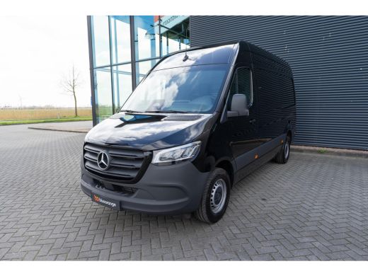 Mercedes Sprinter 317 1.9 CDI L2H2 170PK AUT 3,5T trekgewicht, Distronic, 10,25 MBUX, Navigatie, LED, side assist, ... Mercedes Sprinter 317 1.9 CDI L2H2 170PK AUT 3,5T trekgewicht, Distronic, 10,25 MBUX, Navigatie, LED, side assist, ...