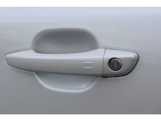 Peugeot 2008 1.2 PURETECH 130PK GT PACK / NAVI / LEDER / CLIMA / PDC / 17" LMV / CAMERA / PANO. DAK / PARELMOE... ActivLease financial lease