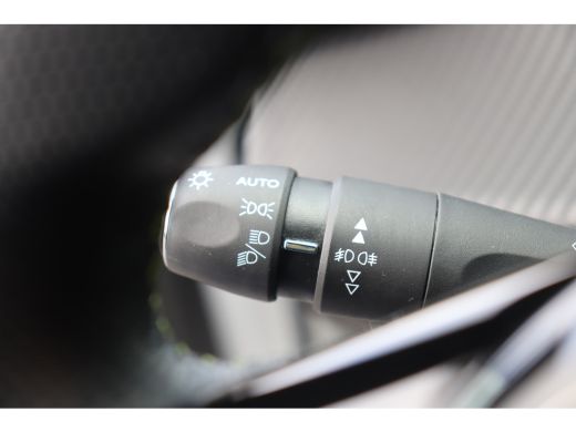 Peugeot 2008 1.2 PURETECH 130PK GT PACK / NAVI / LEDER / CLIMA / PDC / 17" LMV / CAMERA / PANO. DAK / PARELMOE... ActivLease financial lease