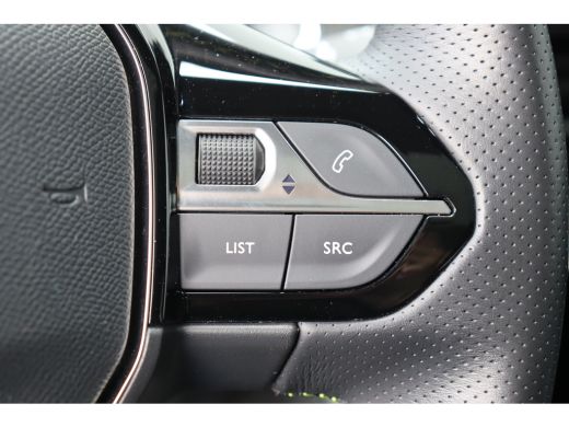 Peugeot 2008 1.2 PURETECH 130PK GT PACK / NAVI / LEDER / CLIMA / PDC / 17" LMV / CAMERA / PANO. DAK / PARELMOE... ActivLease financial lease
