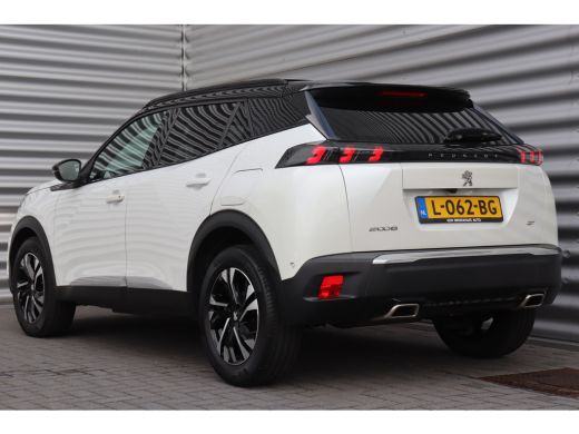 Peugeot 2008 1.2 PURETECH 130PK GT PACK / NAVI / LEDER / CLIMA / PDC / 17" LMV / CAMERA / PANO. DAK / PARELMOE... ActivLease financial lease