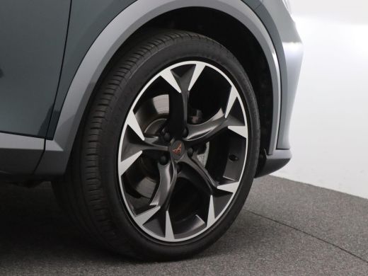 CUPRA Formentor 1.4 e-Hybrid business 204PK DSG full led, adaptive cruise, schuif-kanteldak, keyless, stuur-stoel... ActivLease financial lease