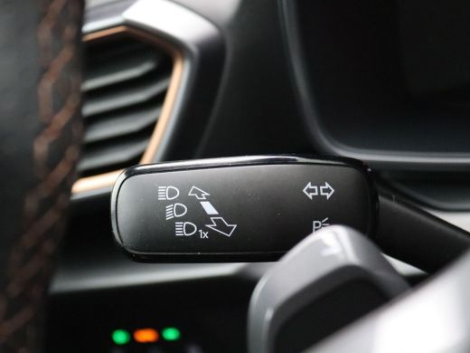 CUPRA Formentor 1.4 e-Hybrid business 204PK DSG full led, adaptive cruise, schuif-kanteldak, keyless, stuur-stoel... ActivLease financial lease