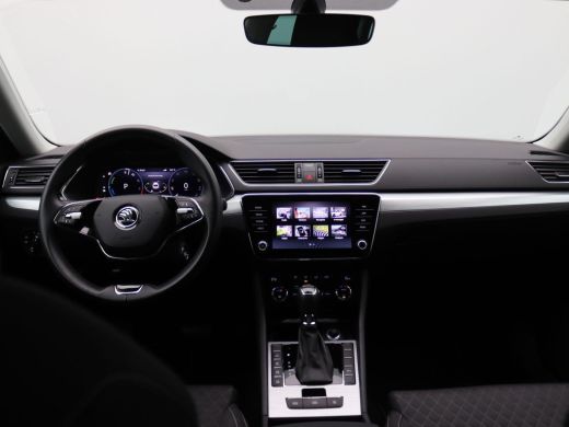 Skoda Superb Combi 1.4 TSI iV Business Edition 218PK DSG Achteruitrijcamera, Keyless, Virtual Cockpit, Cruise ... ActivLease financial lease