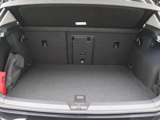 Volkswagen Golf 1.4 eHybrid Style 204PK DSG full led, adaptive cruise met travel assist, elek. verstelbare voorst... ActivLease financial lease