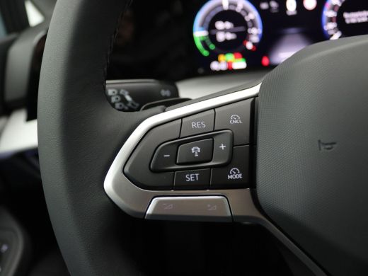 Volkswagen Golf 1.5 eHybrid Life Edition 204PK DSG Adaptieve Cruise Controle, Navi via Apple Carplay/Android Auto... ActivLease financial lease