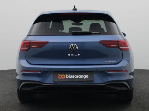 Volkswagen Golf 1.5 eHybrid Life Edition 204PK DSG Adaptieve Cruise Controle, Navi via Apple Carplay/Android Auto... ActivLease financial lease