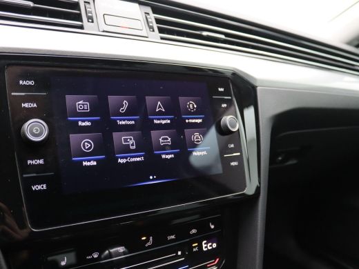 Volkswagen Passat Variant 1.4 TSI PHEV GTE Business 218PK DSG full led, trekhaak, head-up display, adaptive cruise ... ActivLease financial lease