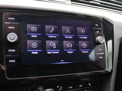 Volkswagen Passat Variant 1.4 TSI PHEV GTE Business 218PK DSG full led, trekhaak, head-up display, adaptive cruise ... ActivLease financial lease