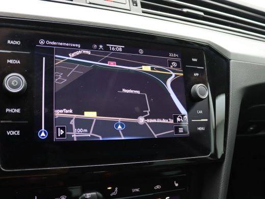 Volkswagen Passat Variant 1.4 TSI PHEV GTE Business 218PK DSG full led, trekhaak, head-up display, adaptive cruise ... ActivLease financial lease