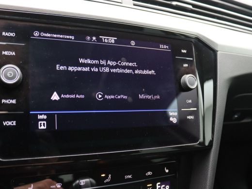 Volkswagen Passat Variant 1.4 TSI PHEV GTE Business 218PK DSG full led, trekhaak, head-up display, adaptive cruise ... ActivLease financial lease