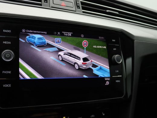 Volkswagen Passat Variant 1.4 TSI PHEV GTE Business 218PK DSG full led, trekhaak, head-up display, adaptive cruise ... ActivLease financial lease