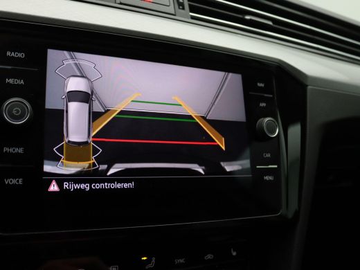 Volkswagen Passat Variant 1.4 TSI PHEV GTE Business 218PK DSG full led, trekhaak, head-up display, adaptive cruise ... ActivLease financial lease