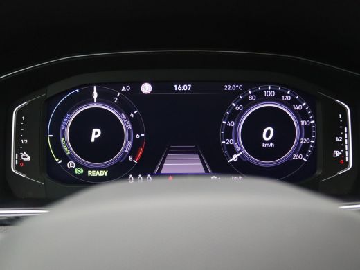 Volkswagen Passat Variant 1.4 TSI PHEV GTE Business 218PK DSG full led, trekhaak, head-up display, adaptive cruise ... ActivLease financial lease