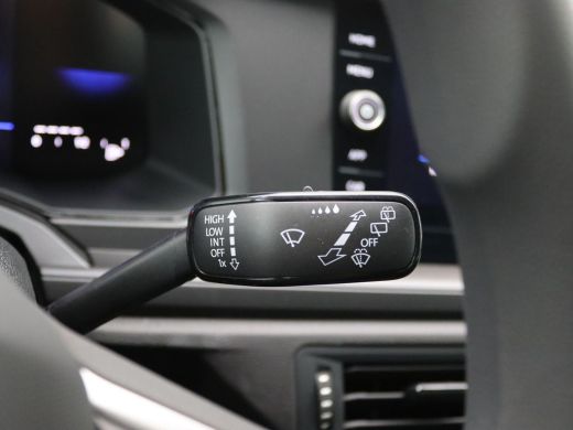 Volkswagen Polo 1.0 MPI Polo 80PK full led, cruise control, airco, pakeersensoren voor en achter, App connect, la... ActivLease financial lease