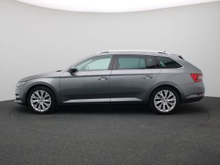 Skoda Superb Combi 1.4 TSI iV Business Edition Plus 218PK DSG Adaptieve Cruise Controle, Achteruitrijcamera, M...