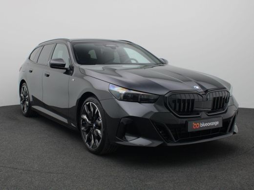 BMW 5 Serie Touring 530e M Sport Edition 299PK AUT. Panoramadak, Keyless, Adaptieve Cruise, Memorystoel, Head... ActivLease financial lease