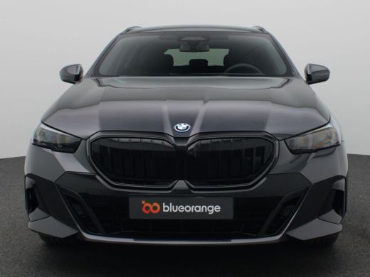 BMW 5 Serie Touring 530e M Sport Edition 299PK AUT. Panoramadak, Keyless, Adaptieve Cruise, Memorystoel, Head... ActivLease financial lease