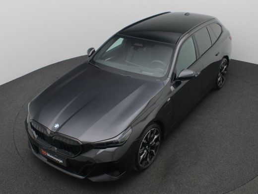 BMW 5 Serie Touring 530e M Sport Edition 299PK AUT. Panoramadak, Keyless, Adaptieve Cruise, Memorystoel, Head... ActivLease financial lease