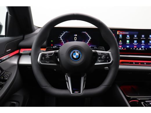 BMW 5 Serie Touring 530e M Sport Edition 299PK AUT. Panoramadak, Keyless, Adaptieve Cruise, Memorystoel, Head... ActivLease financial lease