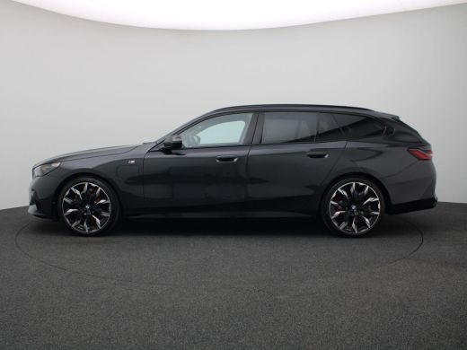 BMW 5 Serie Touring 530e M Sport Edition 299PK AUT. Panoramadak, Keyless, Adaptieve Cruise, Memorystoel, Head... ActivLease financial lease