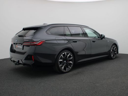 BMW 5 Serie Touring 530e M Sport Edition 299PK AUT. Panoramadak, Keyless, Adaptieve Cruise, Memorystoel, Head... ActivLease financial lease