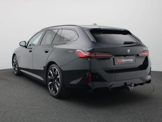 BMW 5 Serie Touring 530e M Sport Edition 299PK AUT. Panoramadak, Keyless, Adaptieve Cruise, Memorystoel, Head... ActivLease financial lease