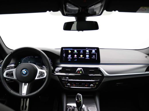 BMW 5 Serie Touring 530e xDrive M-Sport 292PK AUT8 Keyless, Surround Camera, Head-Up Display, Hifi, Panoramad... ActivLease financial lease