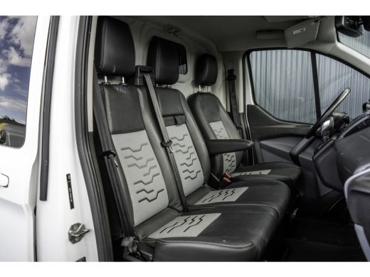 Ford Transit Custom 290 2.0 TDCI L2H1 | Automaat | Euro 6 |131PK | Camera | Navi | Airco | Cruise | PDC ActivLease financial lease