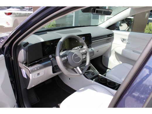 Hyundai Kona Premium Sky 65.4 kWh | DEMO | Schuifkantel dak | Elektrisch bedienbare voorstoelen | 360 graden c... ActivLease financial lease