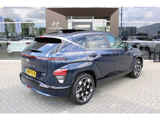 Hyundai Kona Premium Sky 65.4 kWh | Schuifkantel dak | Elektrisch bedienbare voorstoelen | 360 graden camera |... ActivLease financial lease