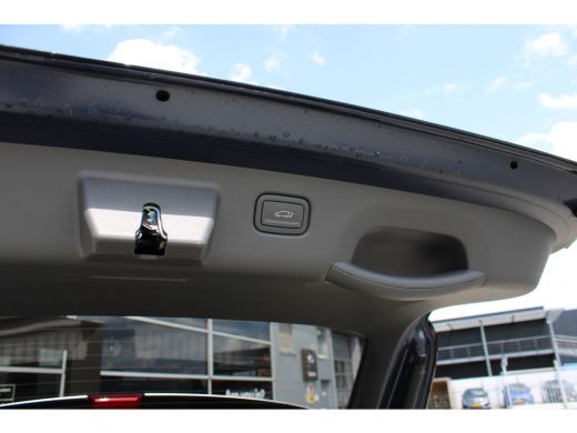 Hyundai Kona Premium Sky 65.4 kWh | DEMO | Schuifkantel dak | Elektrisch bedienbare voorstoelen | 360 graden c... ActivLease financial lease