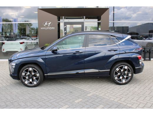 Hyundai Kona Premium Sky 65.4 kWh | DEMO | Schuifkantel dak | Elektrisch bedienbare voorstoelen | 360 graden c... ActivLease financial lease