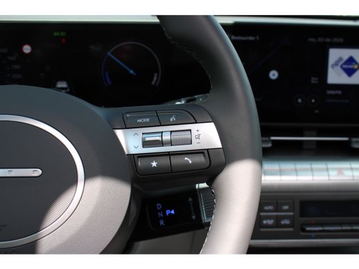 Hyundai Kona Premium Sky 65.4 kWh | DEMO | Schuifkantel dak | Elektrisch bedienbare voorstoelen | 360 graden c... ActivLease financial lease